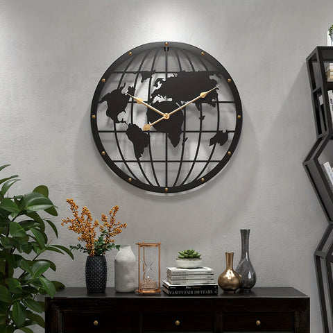 ChronoWorld - Stijlvolle metalen wandklok met gouden cijfers